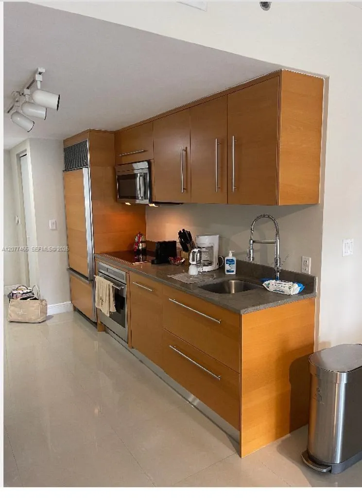 475 Brickell Ave #808 Miami, FL 33131