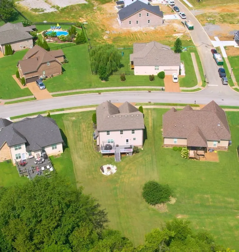 107 TEN OAKS DRIVE Lebanon, TN 37087