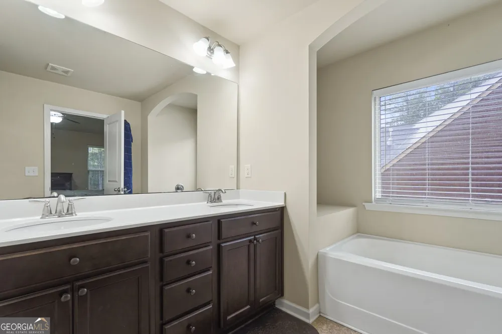 5037 Saphire CT Douglasville, GA 30135