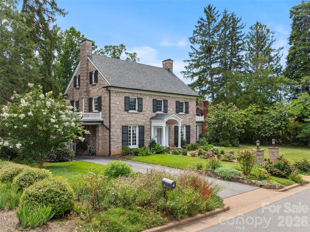 14 Griffing Boulevard Asheville, NC 28804