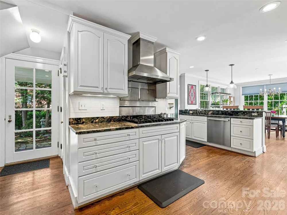 14 Griffing Boulevard Asheville, NC 28804