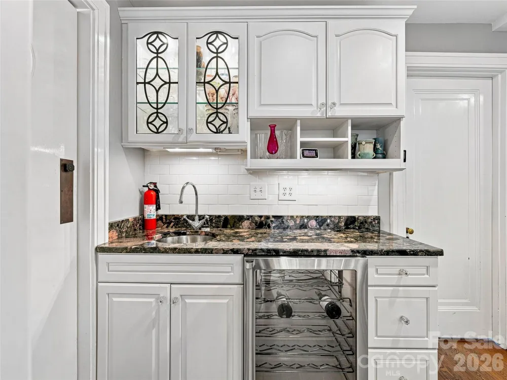 14 Griffing Boulevard Asheville, NC 28804