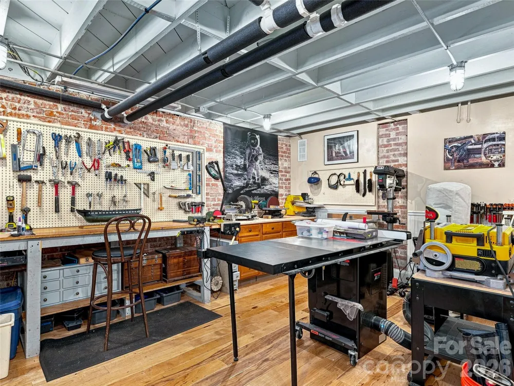 14 Griffing Boulevard Asheville, NC 28804