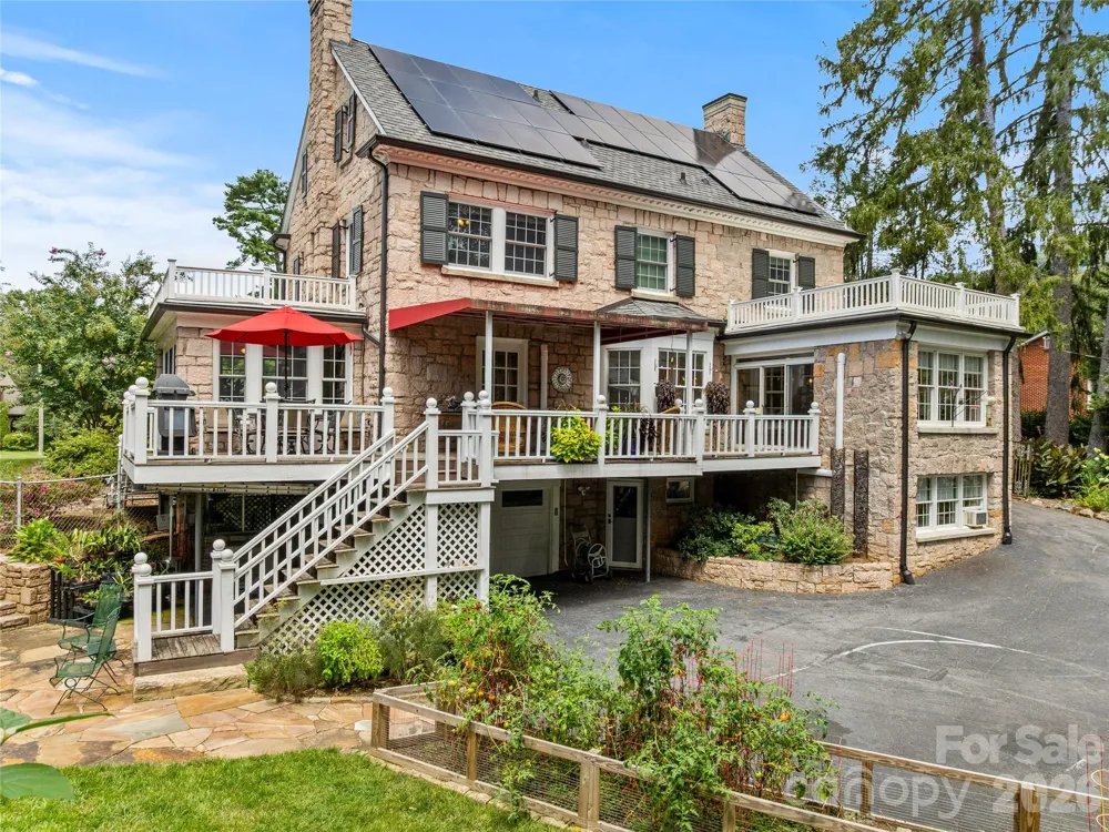 14 Griffing Boulevard Asheville, NC 28804