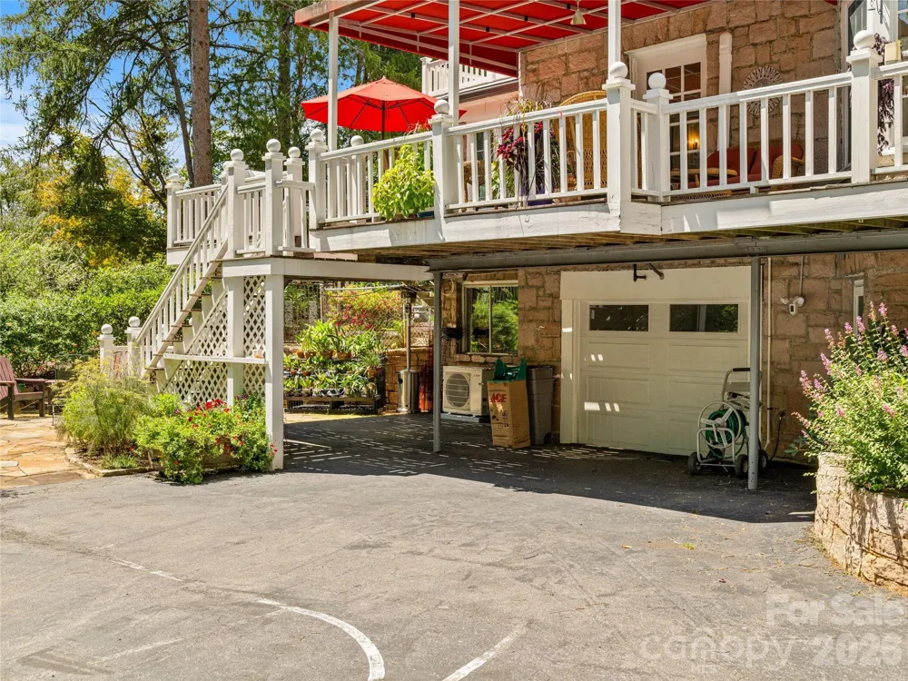 14 Griffing Boulevard Asheville, NC 28804