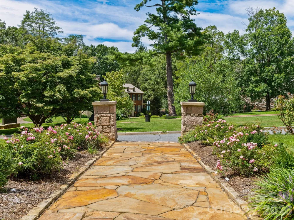14 Griffing Boulevard Asheville, NC 28804