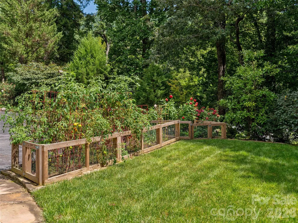 14 Griffing Boulevard Asheville, NC 28804