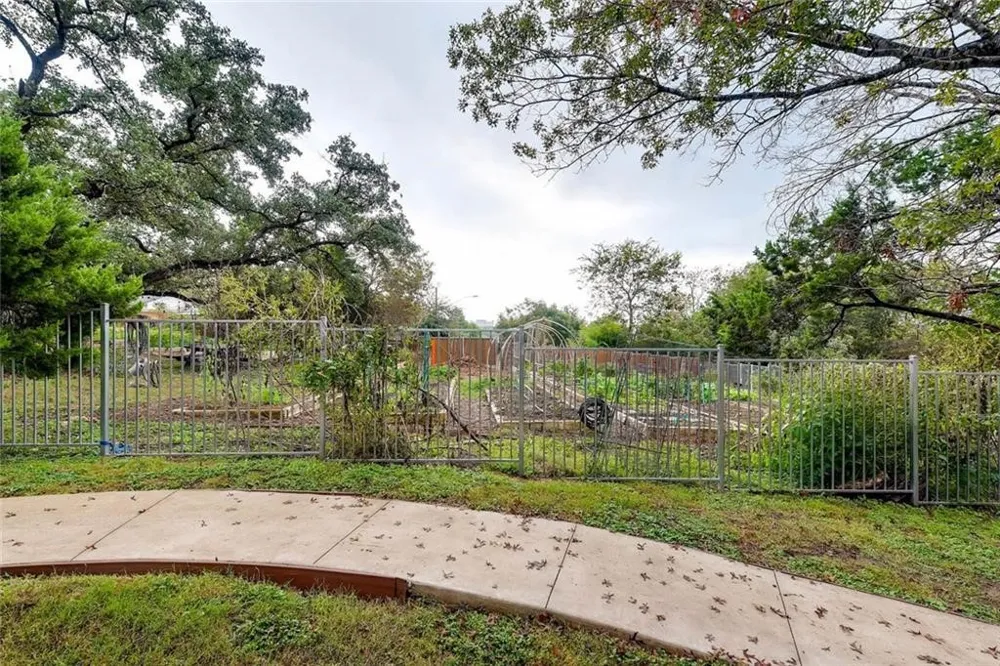 2804 Treble Lane #921 Austin, TX 78704