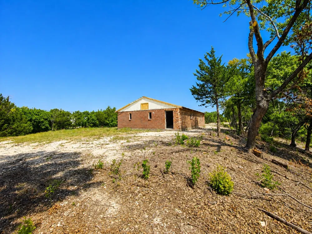 1264 RedMoore Road Whitewright, TX 75491