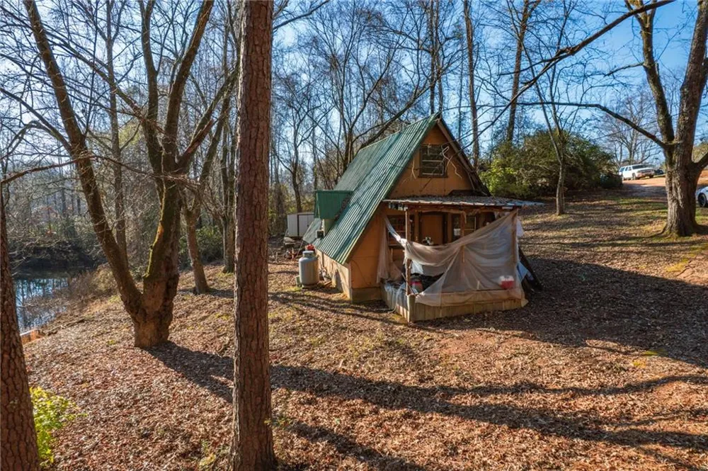 242 Eaton Road Jasper, GA 30143