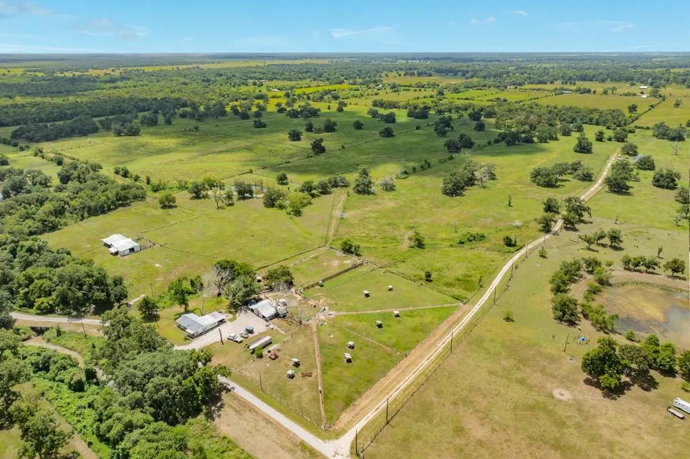 438 County Road 164 Cedar Lane, TX 77414