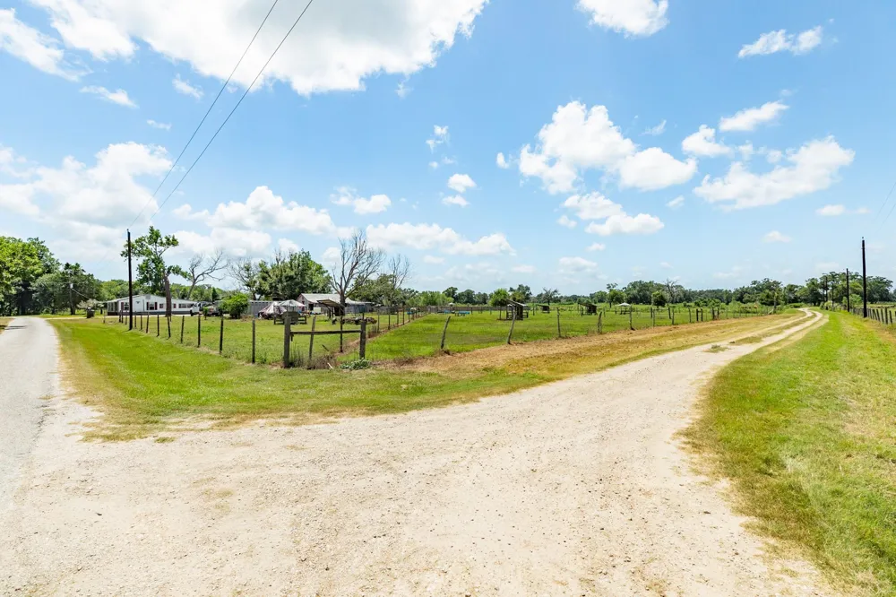 438 County Road 164 Cedar Lane, TX 77414