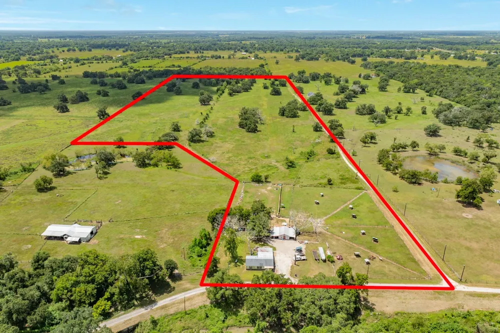 438 County Road 164 Cedar Lane, TX 77414