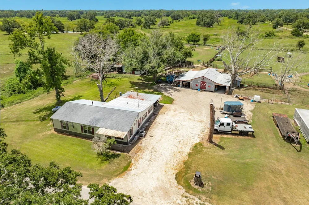 438 County Road 164 Cedar Lane, TX 77414