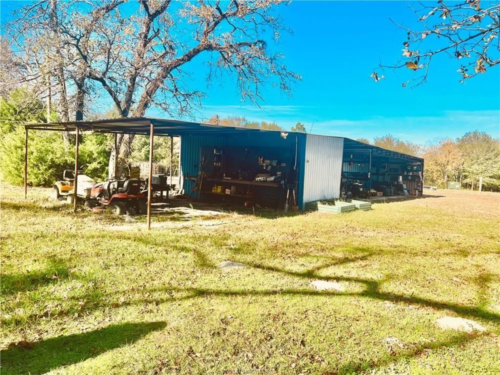 6966 State Highway 7 W Jewett, TX 75846