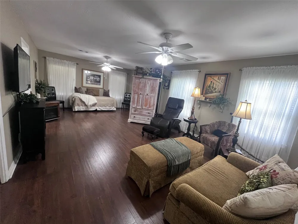 120 W Stockbridge Street Eagle Lake, TX 77434