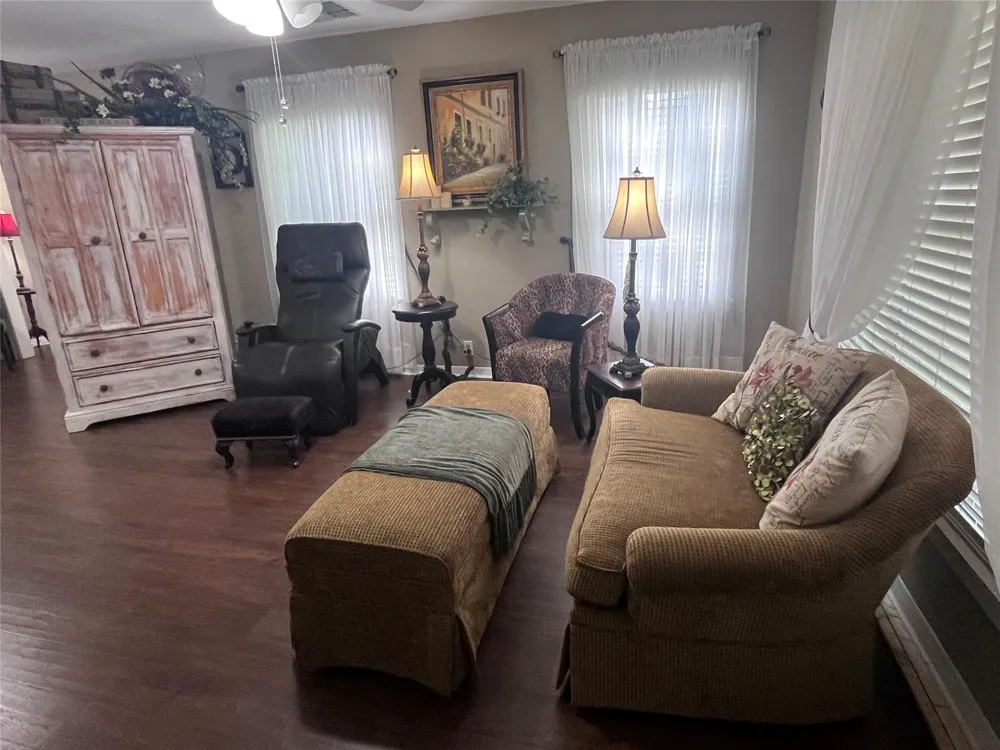 120 W Stockbridge Street Eagle Lake, TX 77434