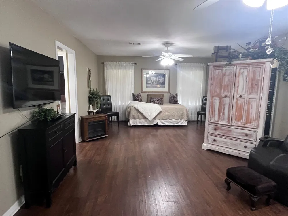 120 W Stockbridge Street Eagle Lake, TX 77434