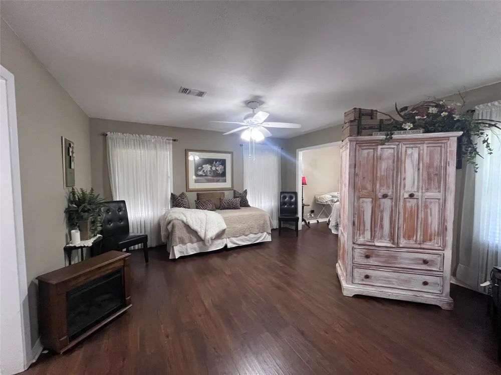 120 W Stockbridge Street Eagle Lake, TX 77434