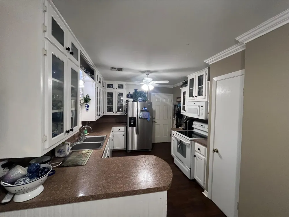 120 W Stockbridge Street Eagle Lake, TX 77434