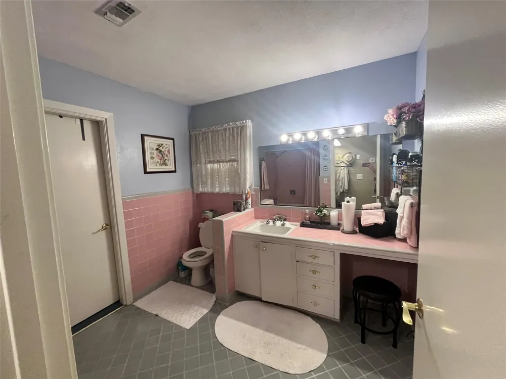 120 W Stockbridge Street Eagle Lake, TX 77434