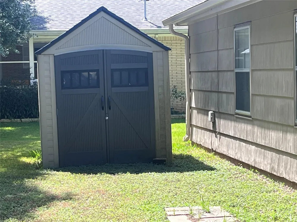 120 W Stockbridge Street Eagle Lake, TX 77434
