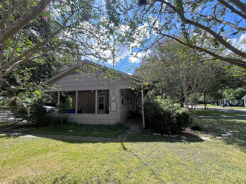 120 W Stockbridge Street Eagle Lake, TX 77434