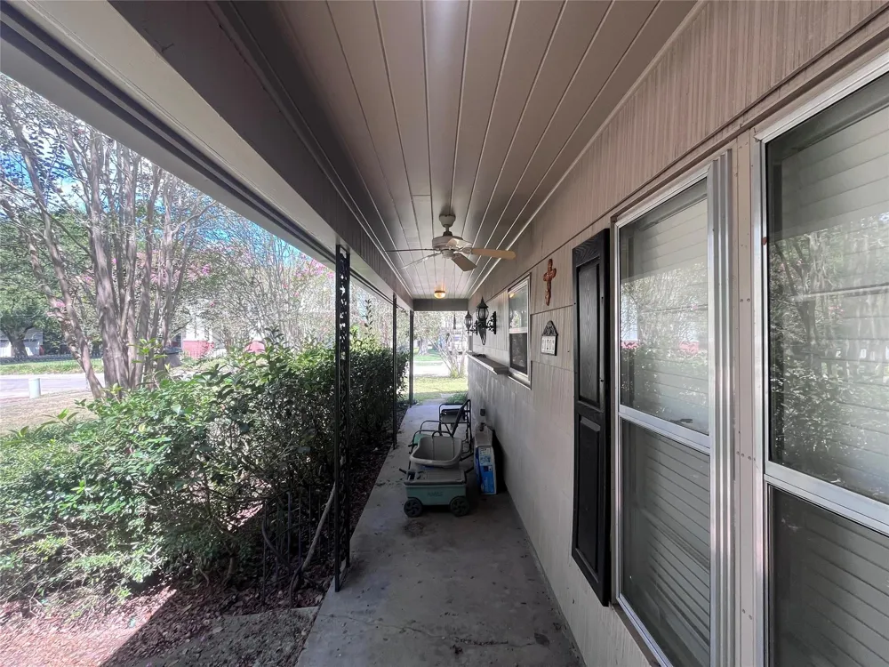 120 W Stockbridge Street Eagle Lake, TX 77434