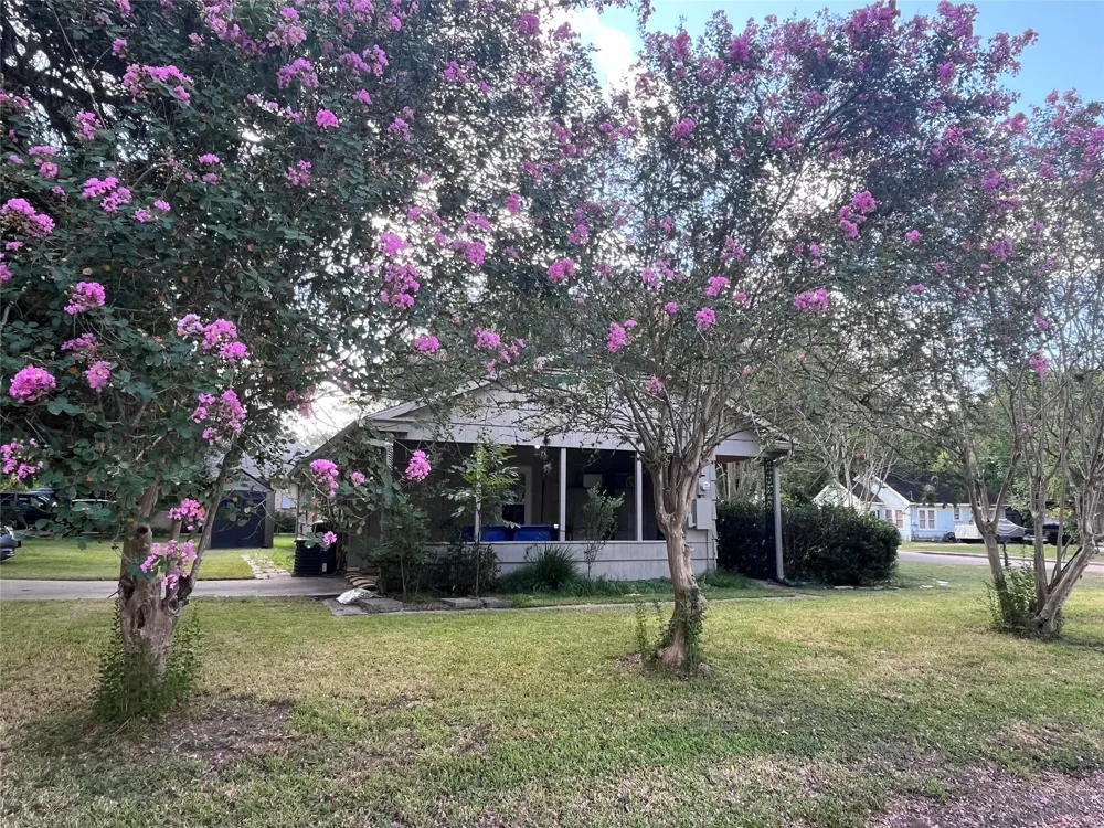 120 W Stockbridge Street Eagle Lake, TX 77434