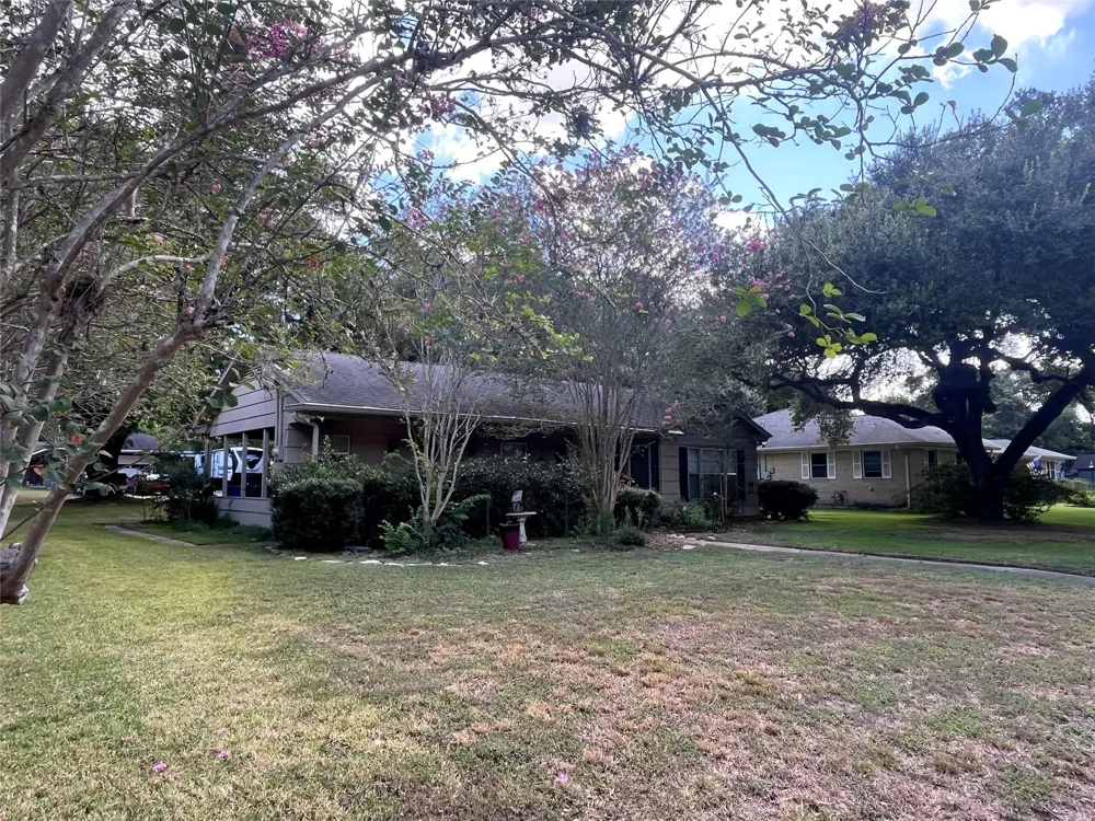 120 W Stockbridge Street Eagle Lake, TX 77434