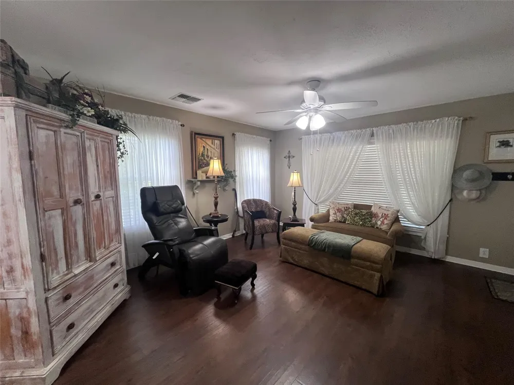 120 W Stockbridge Street Eagle Lake, TX 77434