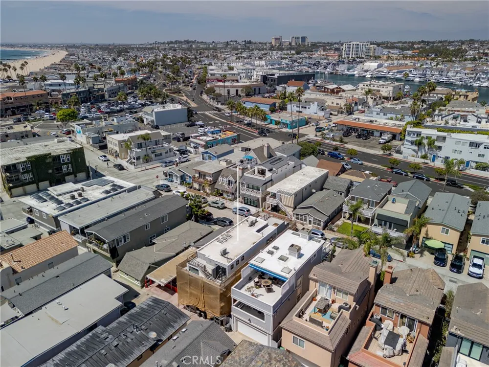 1913 Court Street Newport Beach, CA 92663