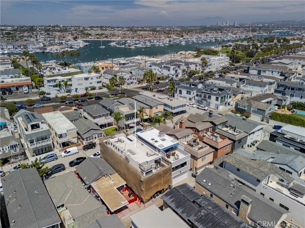 1913 Court Street Newport Beach, CA 92663
