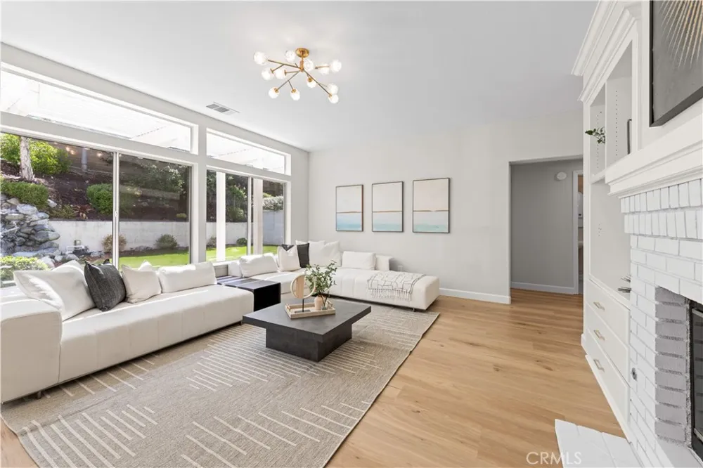 5776 Parkcrest Dr La Verne, CA 91750