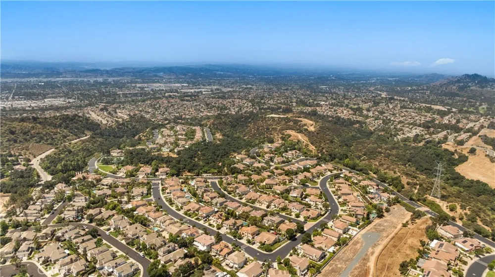 5776 Parkcrest Dr La Verne, CA 91750