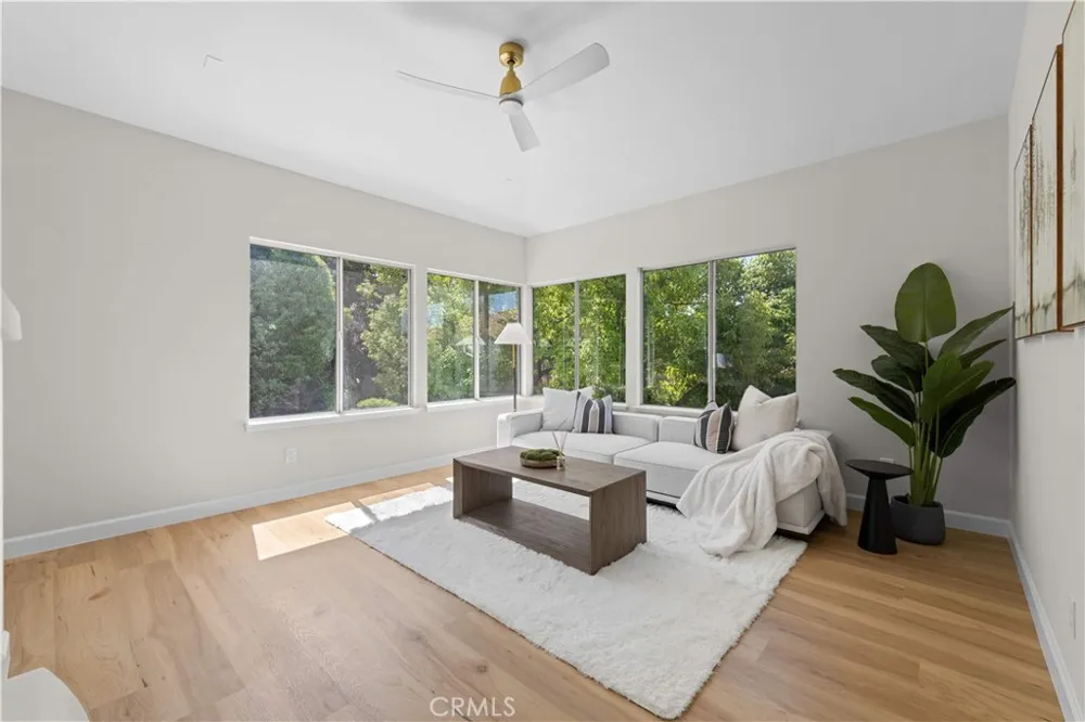 5776 Parkcrest Dr La Verne, CA 91750