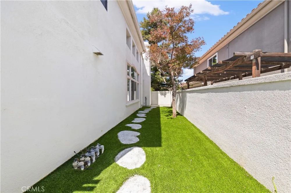 5776 Parkcrest Dr La Verne, CA 91750