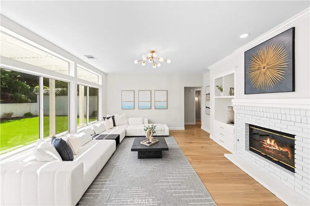5776 Parkcrest Dr La Verne, CA 91750