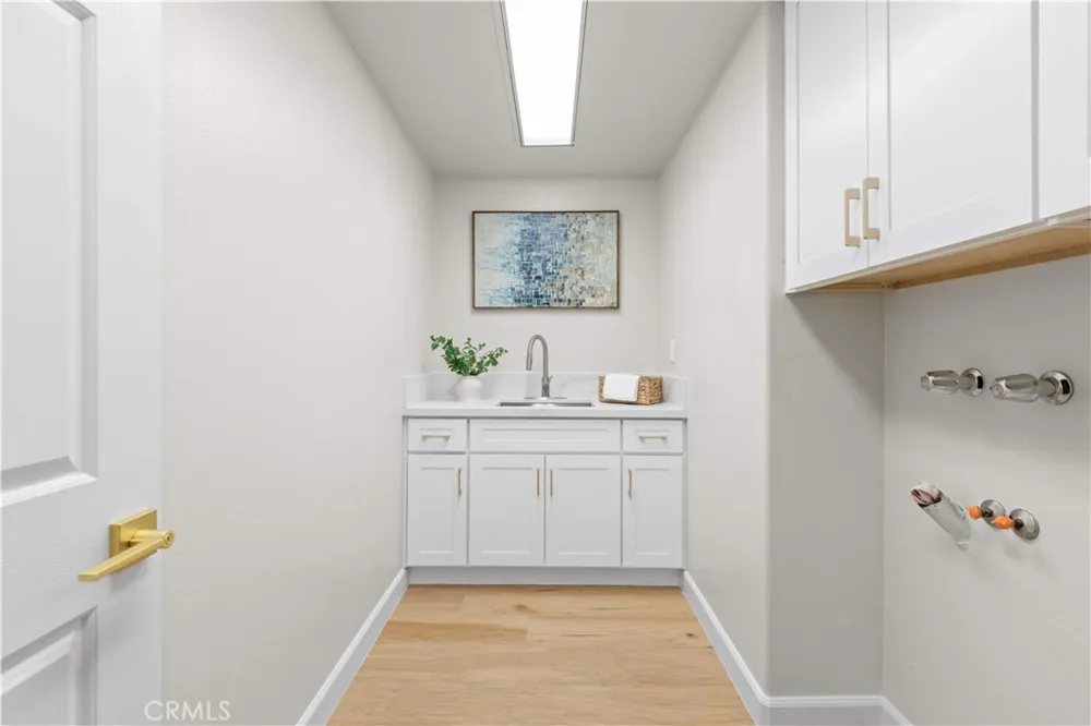 5776 Parkcrest Dr La Verne, CA 91750