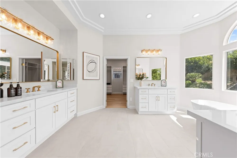 5776 Parkcrest Dr La Verne, CA 91750