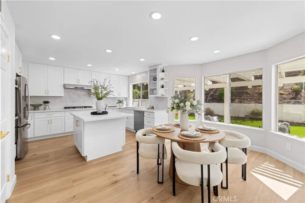 5776 Parkcrest Dr La Verne, CA 91750