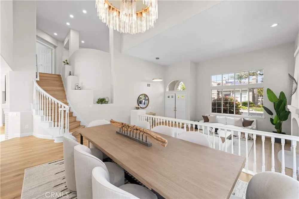 5776 Parkcrest Dr La Verne, CA 91750