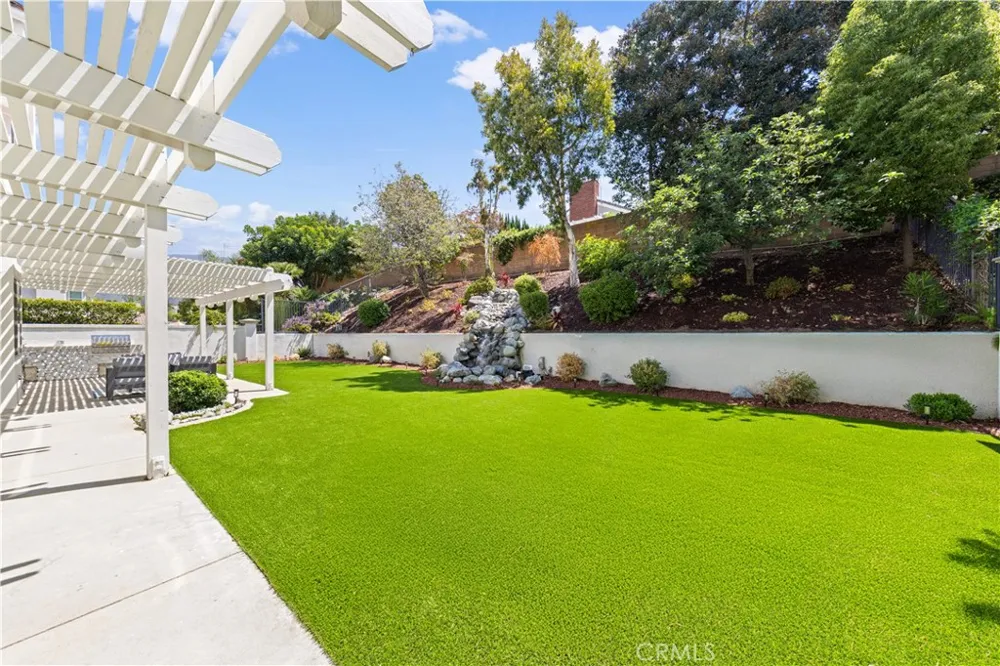 5776 Parkcrest Dr La Verne, CA 91750