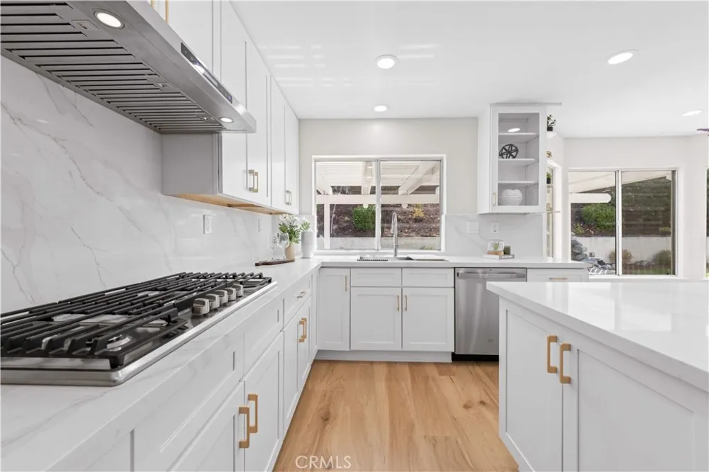 5776 Parkcrest Dr La Verne, CA 91750
