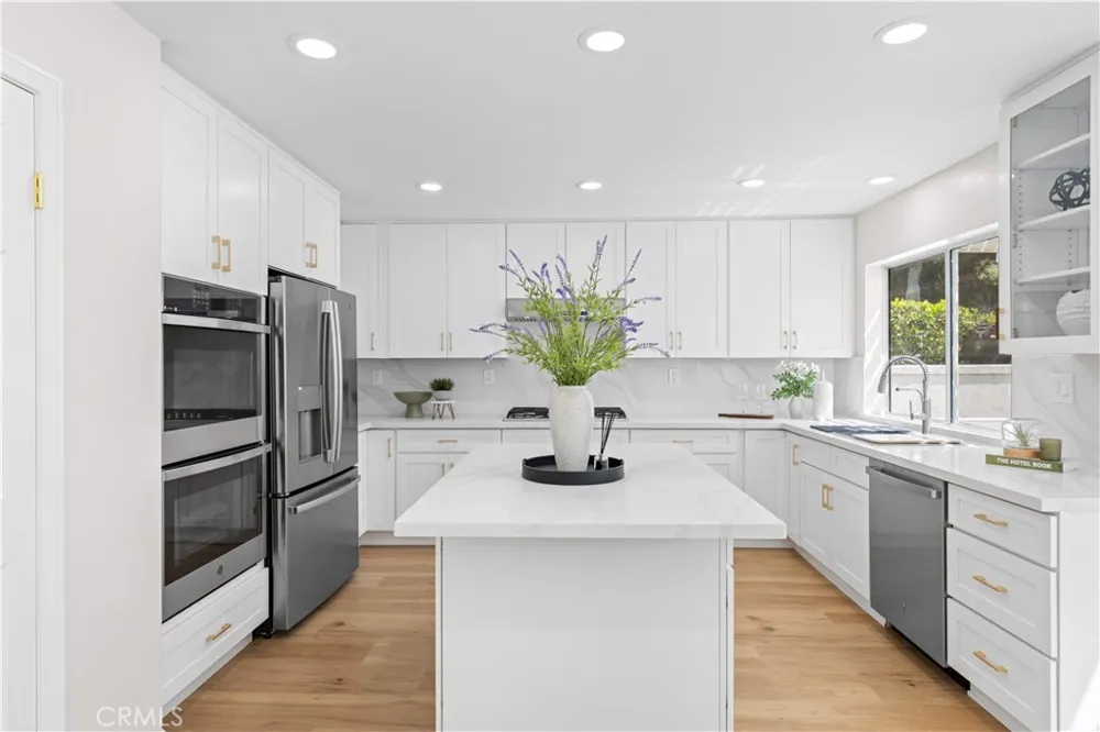 5776 Parkcrest Dr La Verne, CA 91750