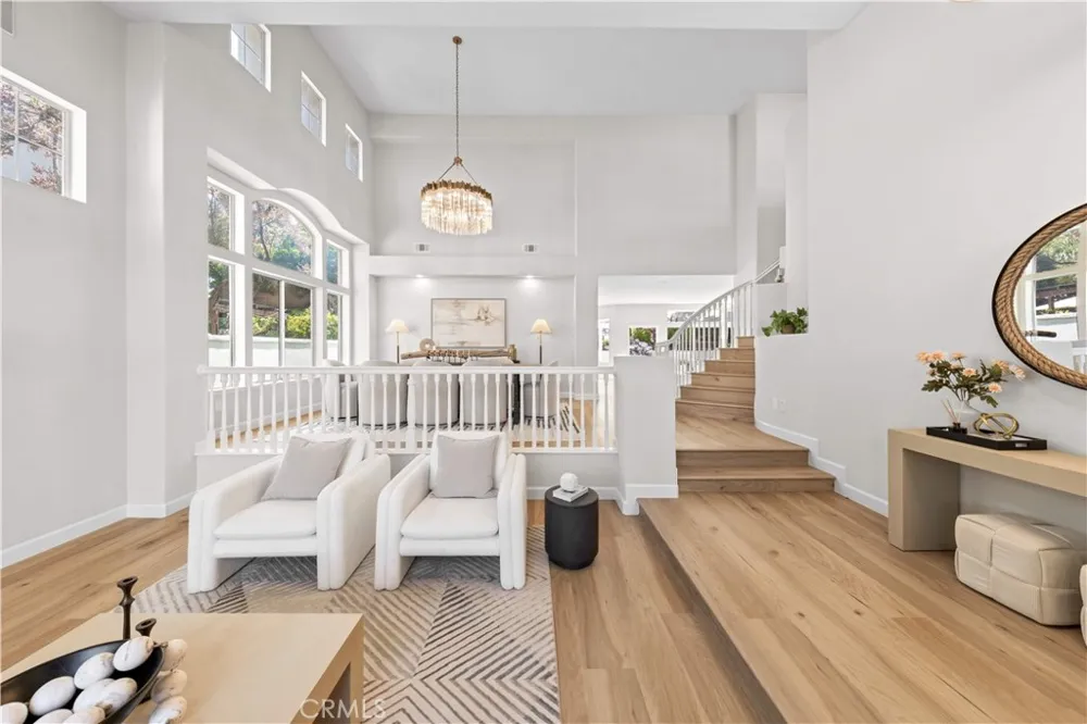 5776 Parkcrest Dr La Verne, CA 91750