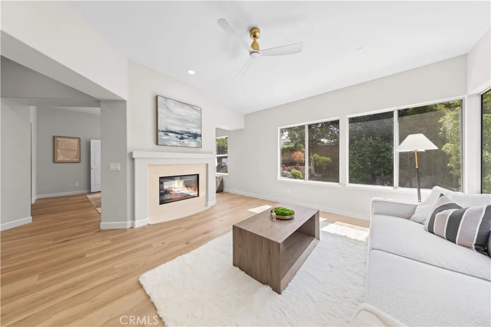 5776 Parkcrest Dr La Verne, CA 91750