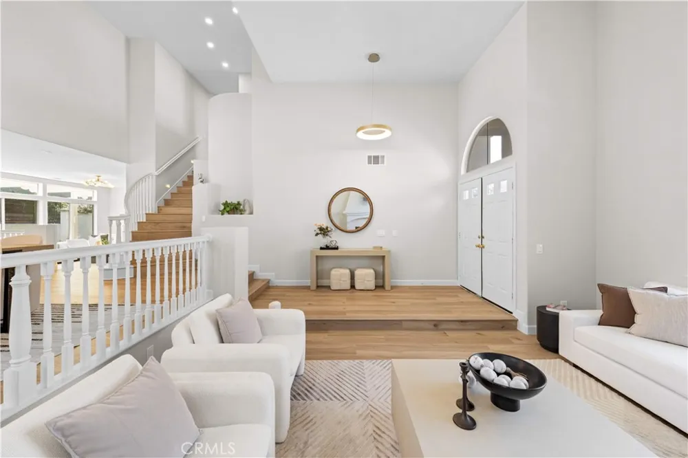 5776 Parkcrest Dr La Verne, CA 91750
