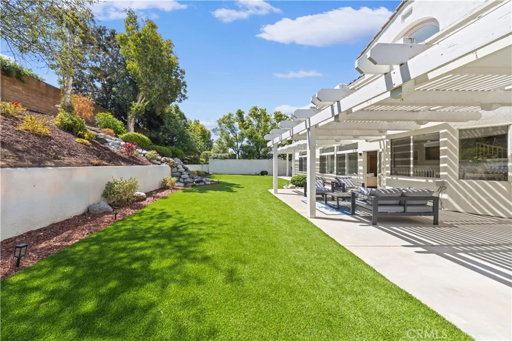 5776 Parkcrest Dr La Verne, CA 91750