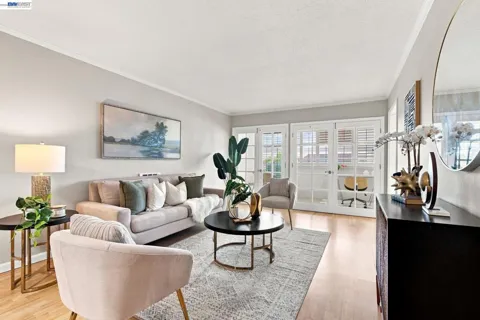 2137 Otis Dr #101